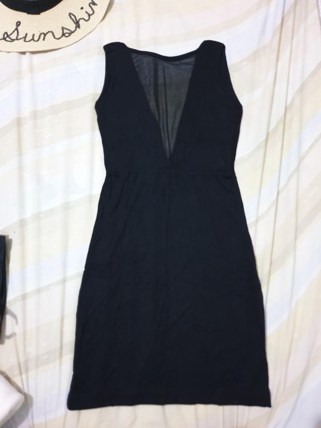 Little Black Dress (Category: Dresses) located in Manila. Submitted by michiepixie (Listing ID 195918478, Image 1). Description: Only worn once VGUC Stretchy fabric, low see-through V-neckline, V-back dress 🌸Personal preloved 🍃Decluttering 🚦POLICIES: ✔'Make Offer' to place order ✔24-hour reservation only ✔Price negotiable if you buy in bundle however please no low ball offers 😉 ✔Shipping fee will be shouldered by buyer 💸BDO/BPI/SBA 📦MM: Exp