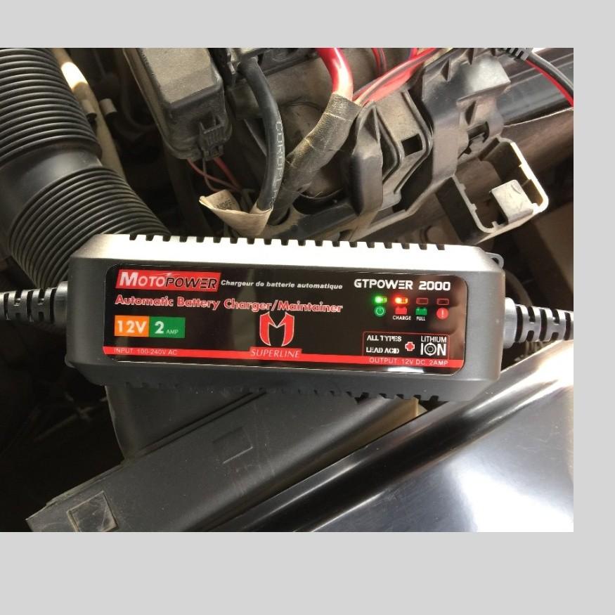 MotoPower Smart Automatic car Battery Charger Maintainer. Model