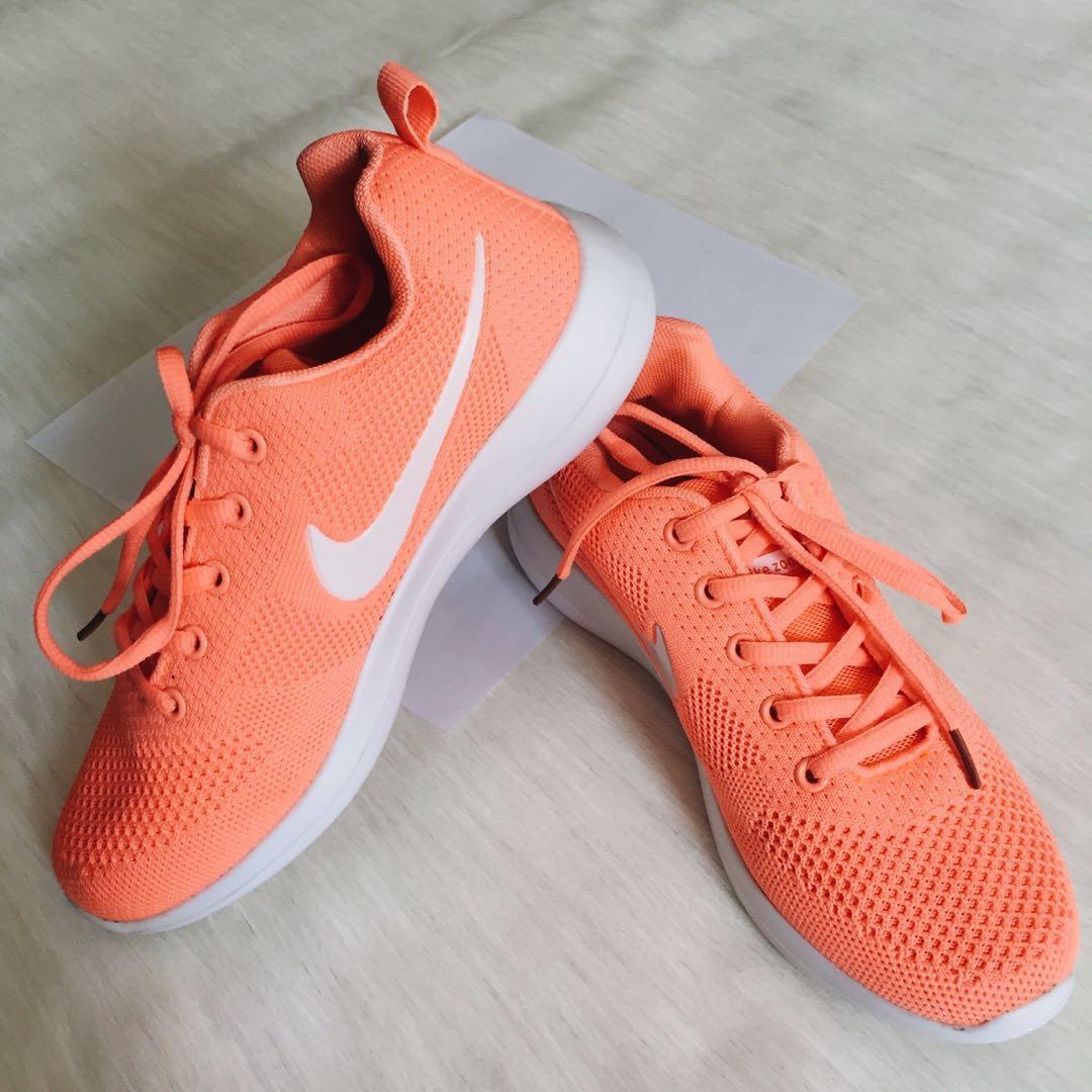 Neon Pink Nike Zoom, Women's Fashion 