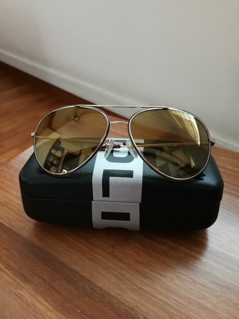 ray ban aviator vs wayfarer