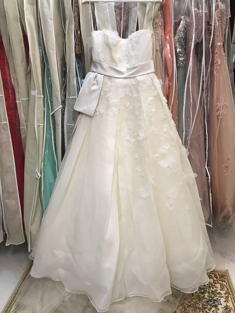 Vera wang cheap sample sale 2018