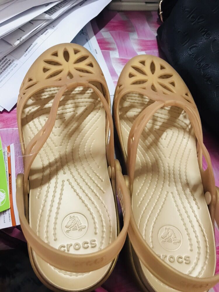 Crocs isabella shop gold