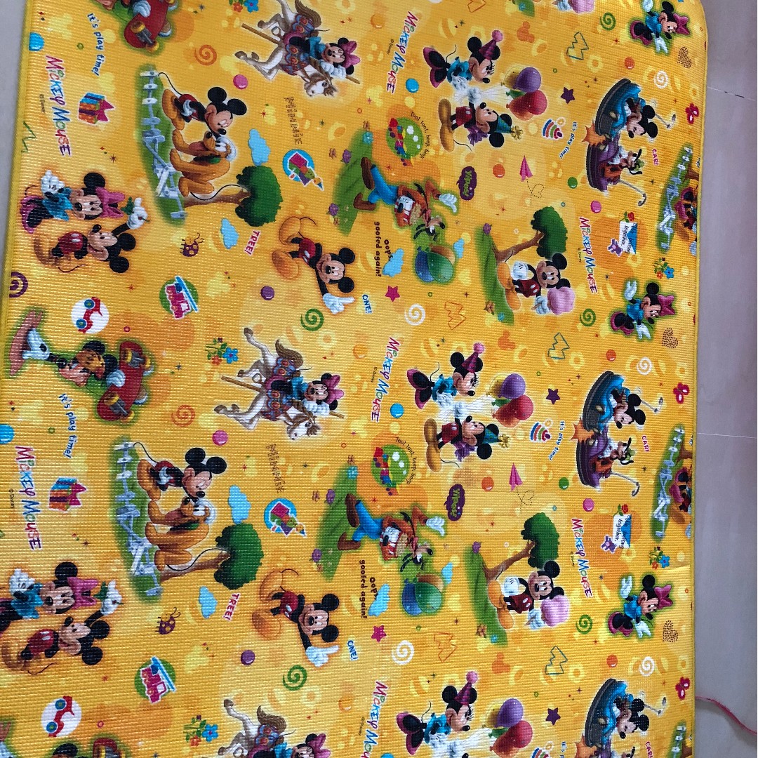 Disney Playmate (dimension 140cmx184cm), Rarely used. Looks new. Made