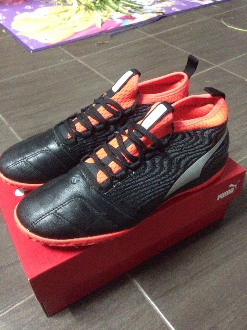 kasut futsal puma