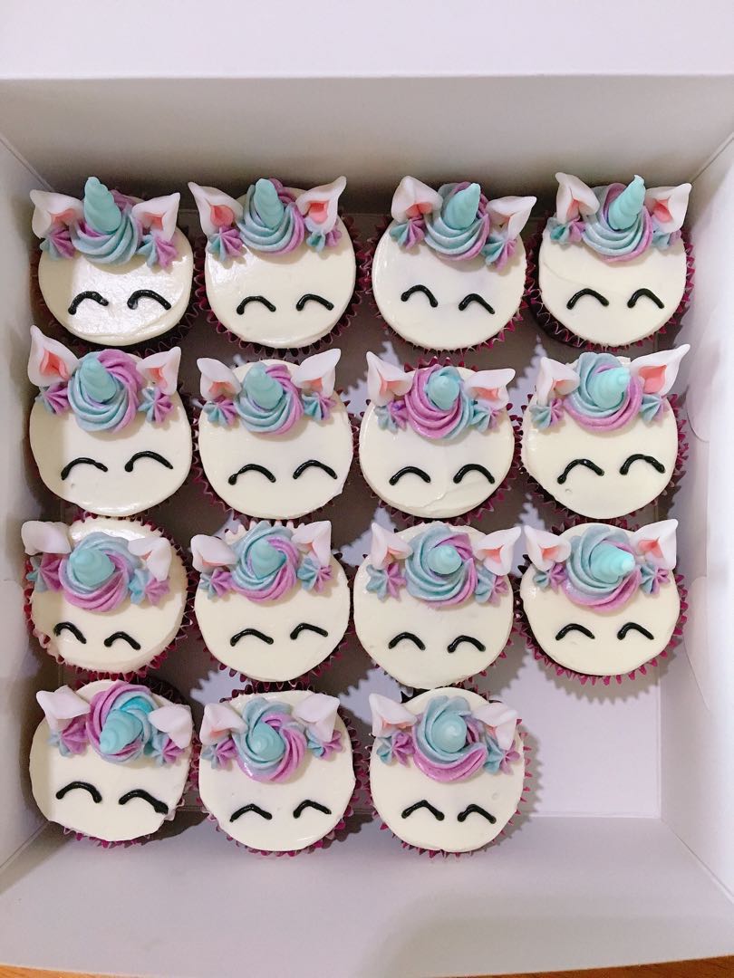Mini Cupcakes Food Drinks Baked Goods On Carousell