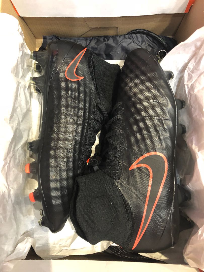 Shop Black Nike MagistaX Proximo II Indoor Court Football