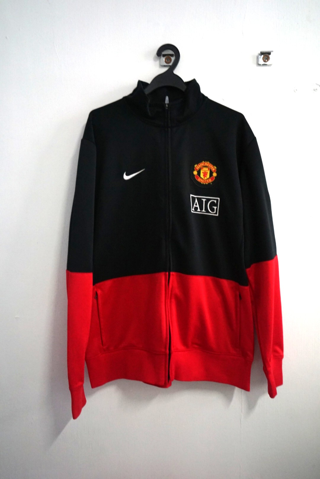 Authentic Manchester United AIG warm up jacket, Men's Fashion, Coats ...