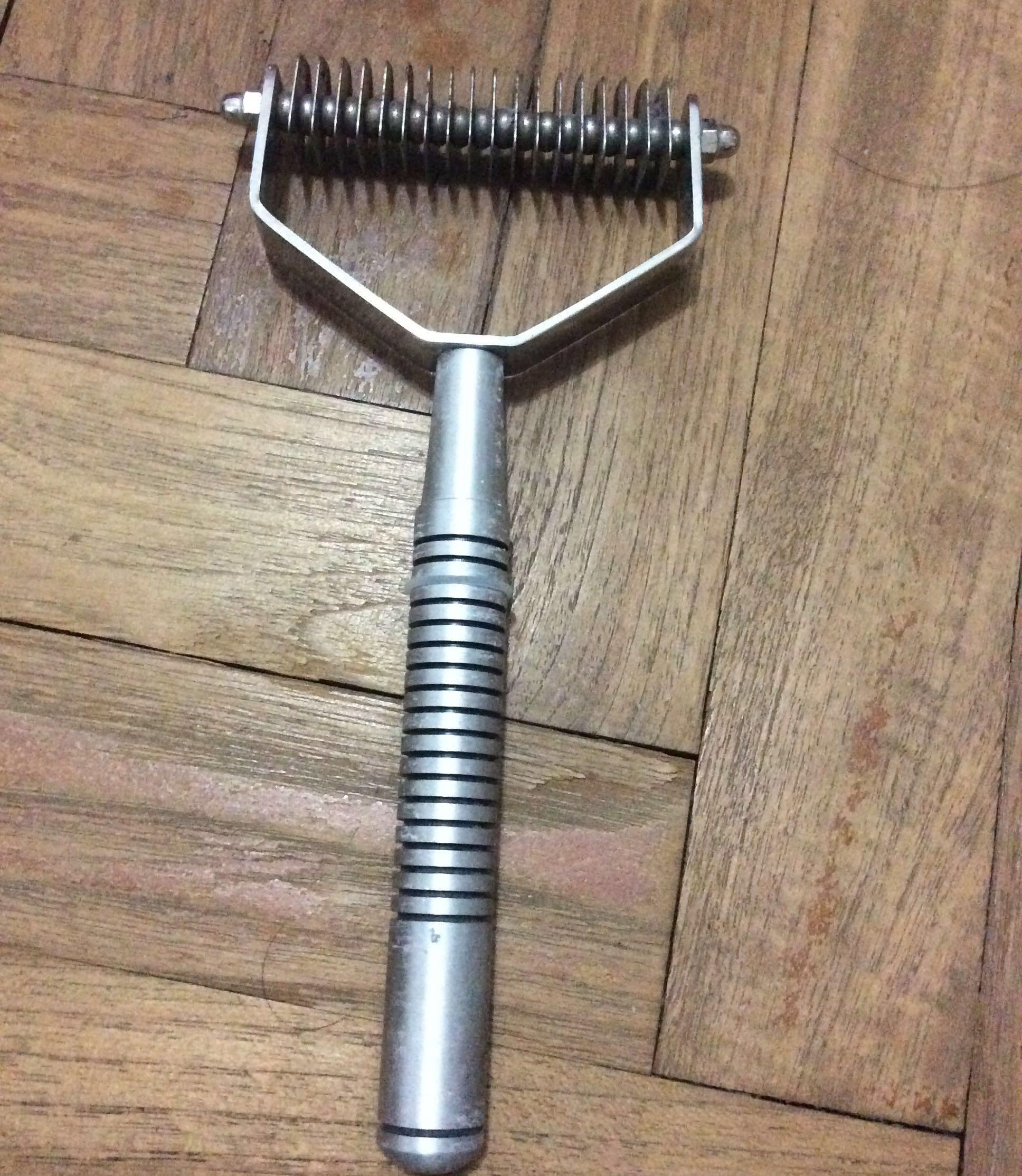 Oster rake dog grooming shop