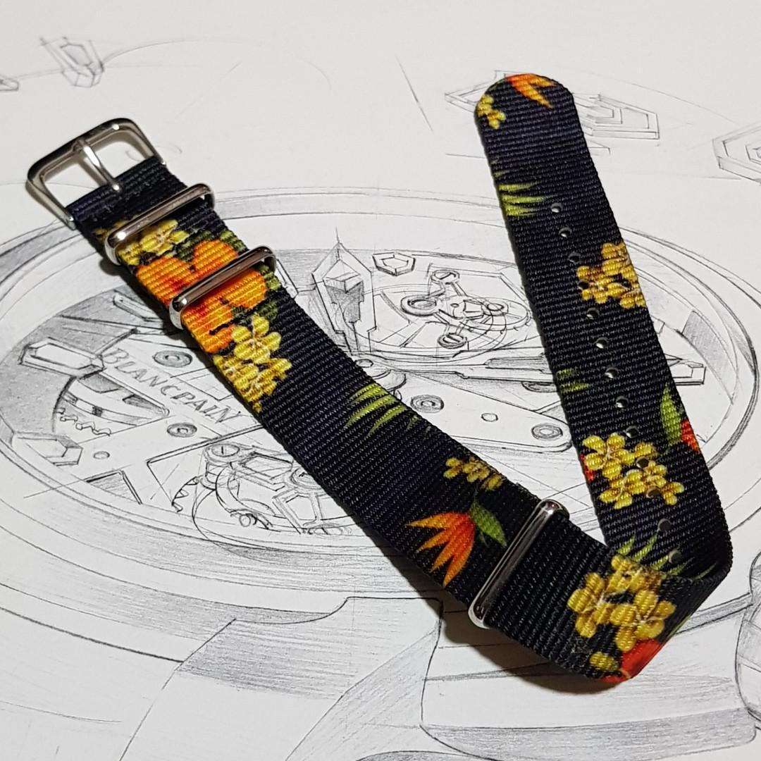 20mm Nato strap Black Floral