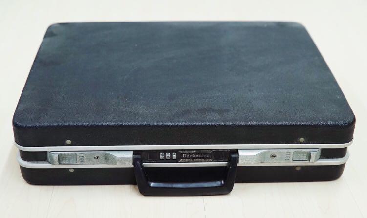 diplomat briefcase