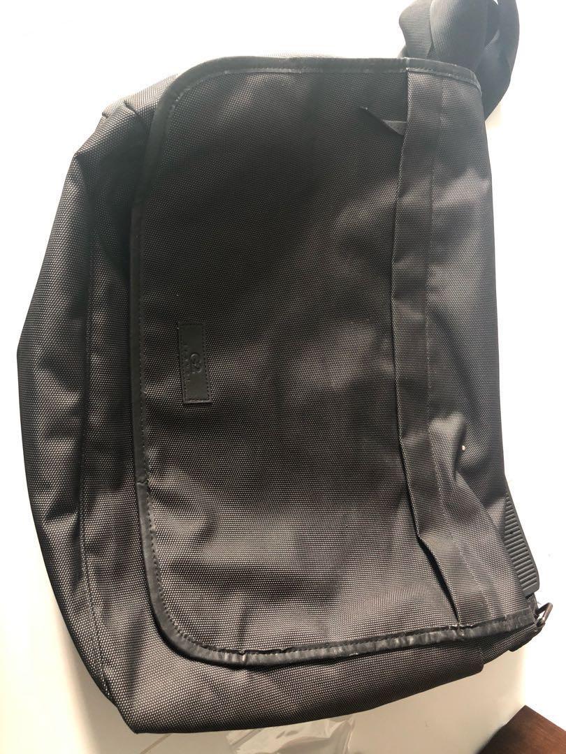g2000 blue duffle bag
