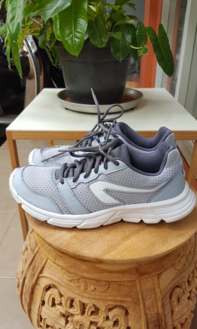 ekiden one woman grey