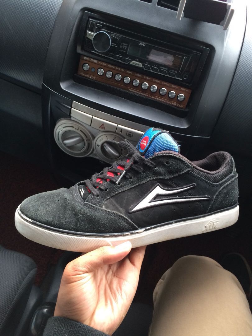 Mike mo shop lakai shoes