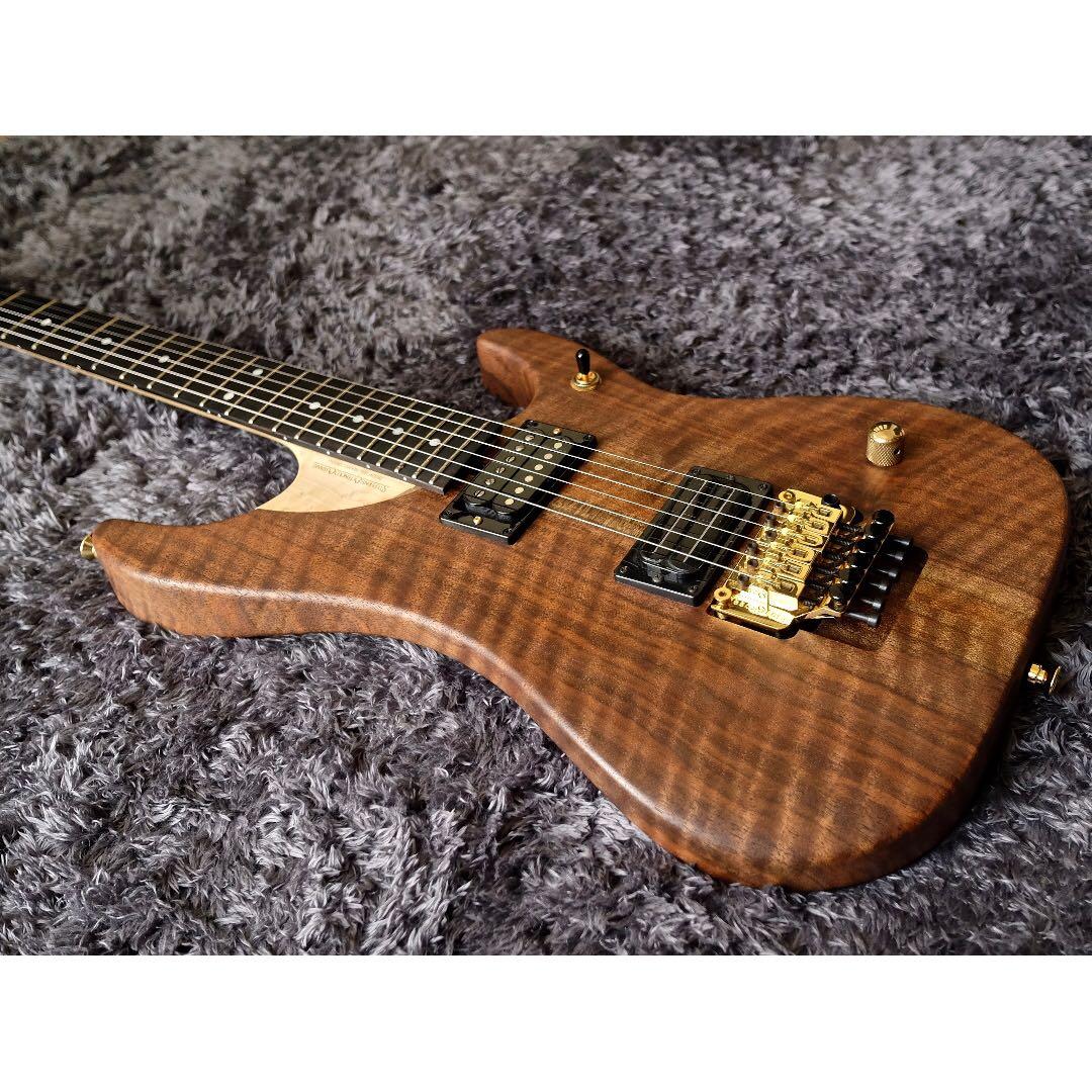 90 NEW Washburn Custom Shop N4 Walnut Limited Edition, Hobbies & Toys