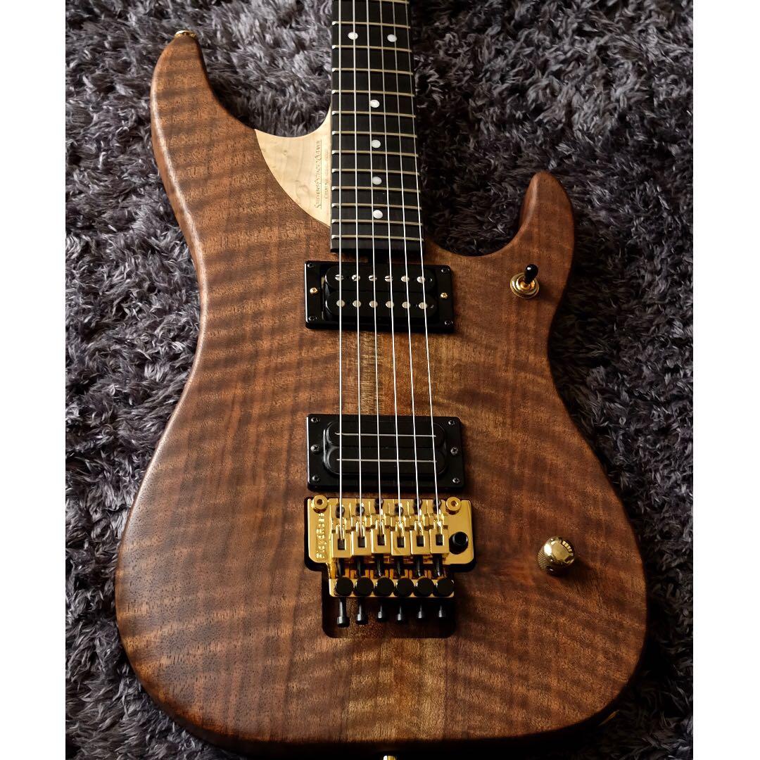 90 NEW Washburn Custom Shop N4 Walnut Limited Edition, Hobbies & Toys