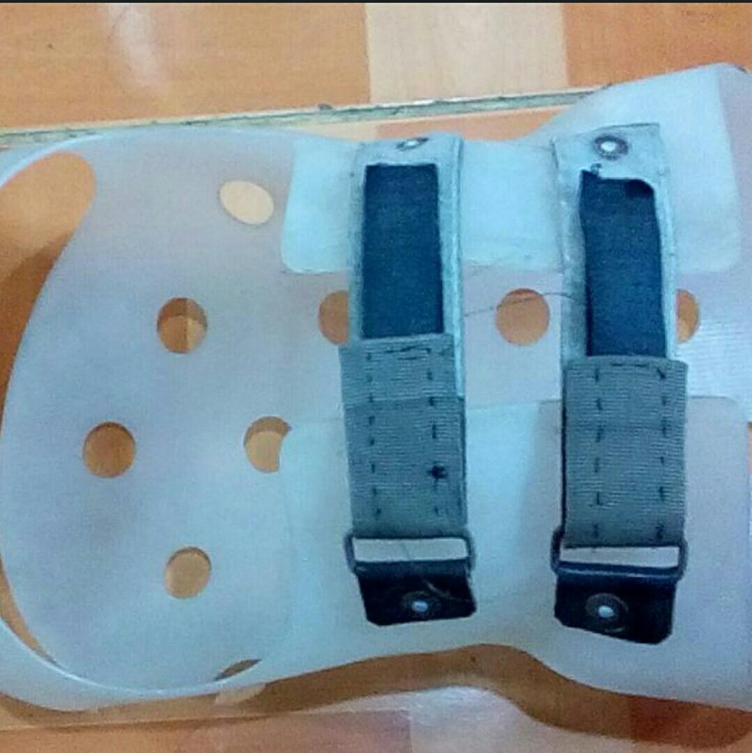 Boston Brace (Category: Foot Care) located in Manila. Submitted by dury. (Listing ID 196286814, Image 2). Description: Used by my daughter for her scoliosis original custom price 16k L x W 15' x 9'.
