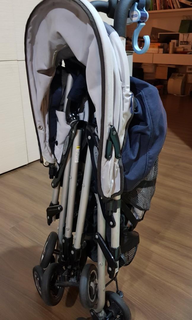 Combi one hand fold lightweight stroller