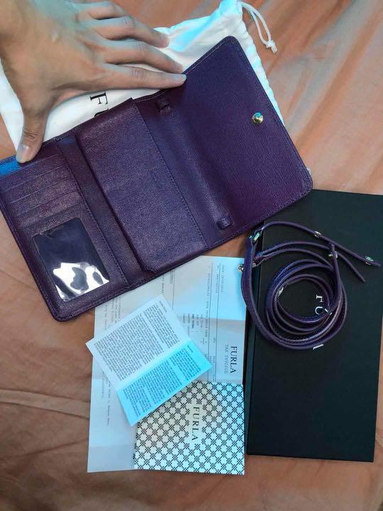 Furla wallet (Category: Bags & Wallets) located in Singapore. Submitted by lilysiaw24 (Listing ID 196330607, Image 3). Description: Condition 90% New .