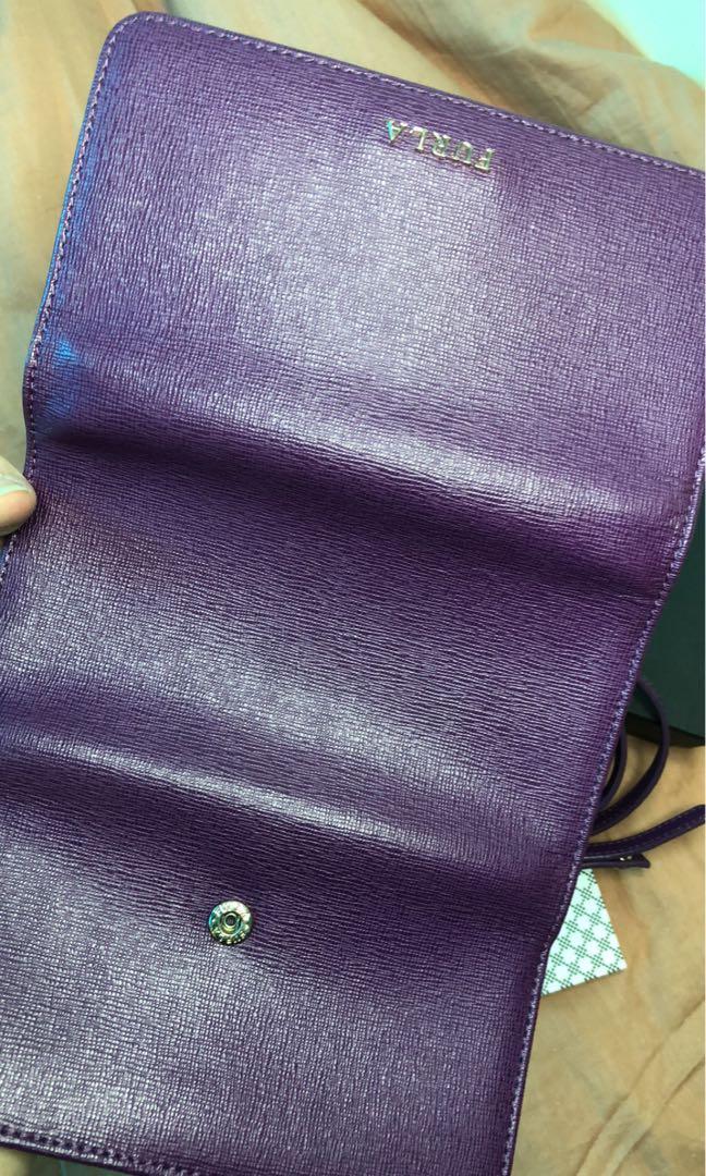 Furla wallet (Category: Bags & Wallets) located in Singapore. Submitted by lilysiaw24 (Listing ID 196330607, Image 1). Description: Condition 90% New .