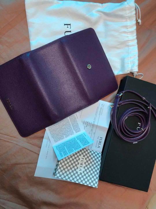 Furla wallet (Category: Bags & Wallets) located in Singapore. Submitted by lilysiaw24 (Listing ID 196330607, Image 2). Description: Condition 90% New .