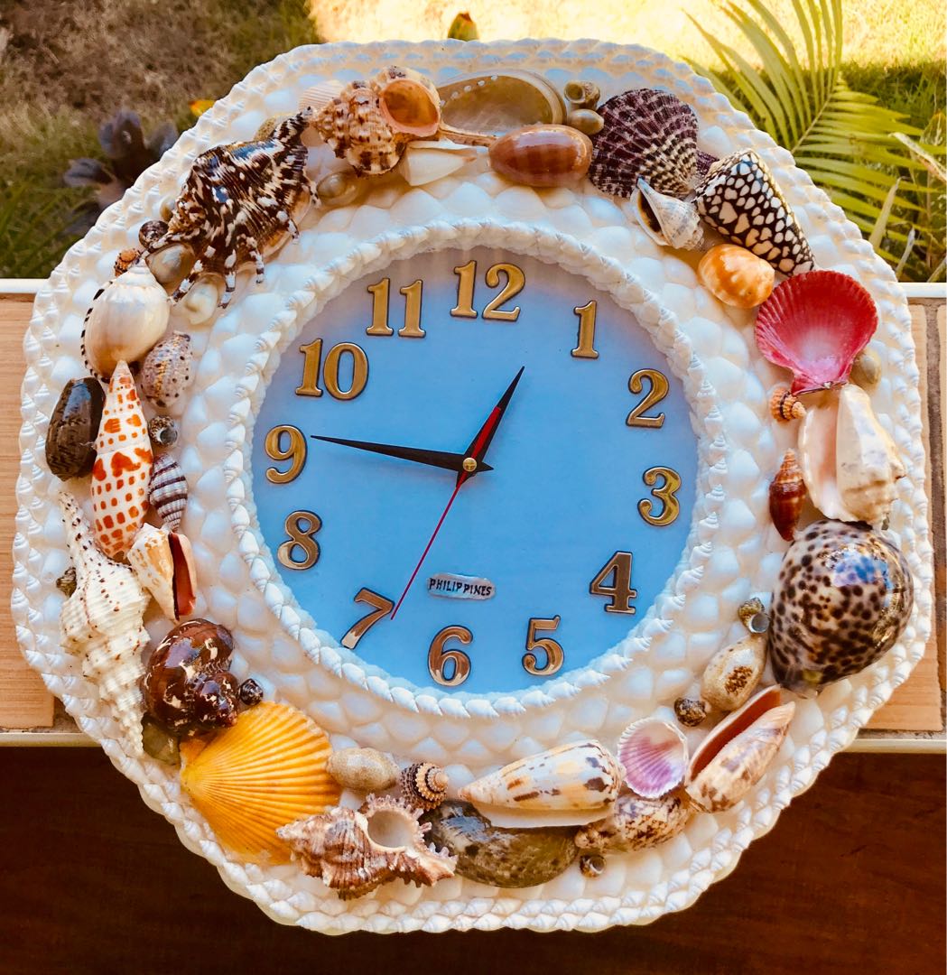 Hand Made Wall Clock With Sea Shells Design Design Craft