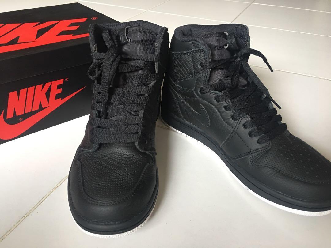 High cut black Nike air shoes us7.5 