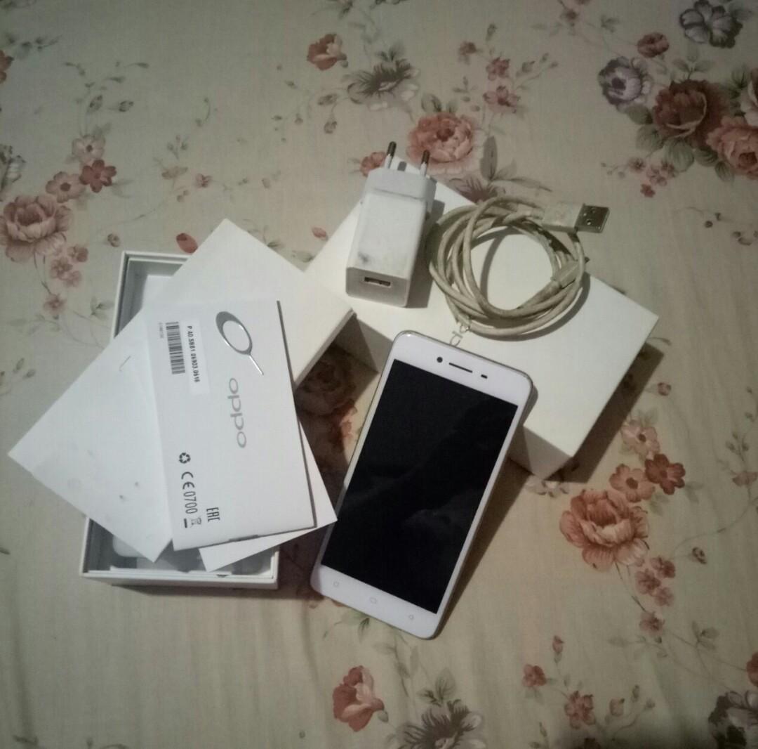 Hp Oppo A37 Jual Cepet Bu Telepon Seluler Tablet Ponsel Android Oppo Di Carousell