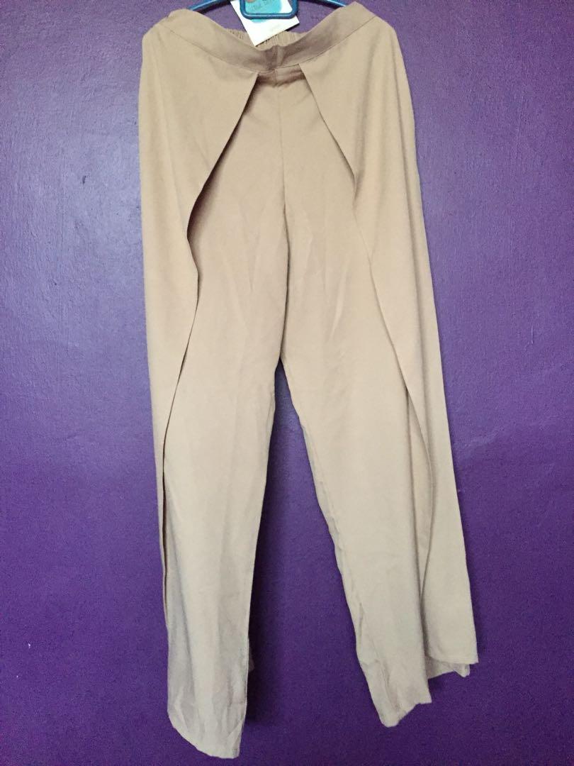 Long Bottom (Category: Other Bottoms) located in Kuantan. Submitted by harizaaina (Listing ID 196378693, Image 1). Description: Price stated exc postage.