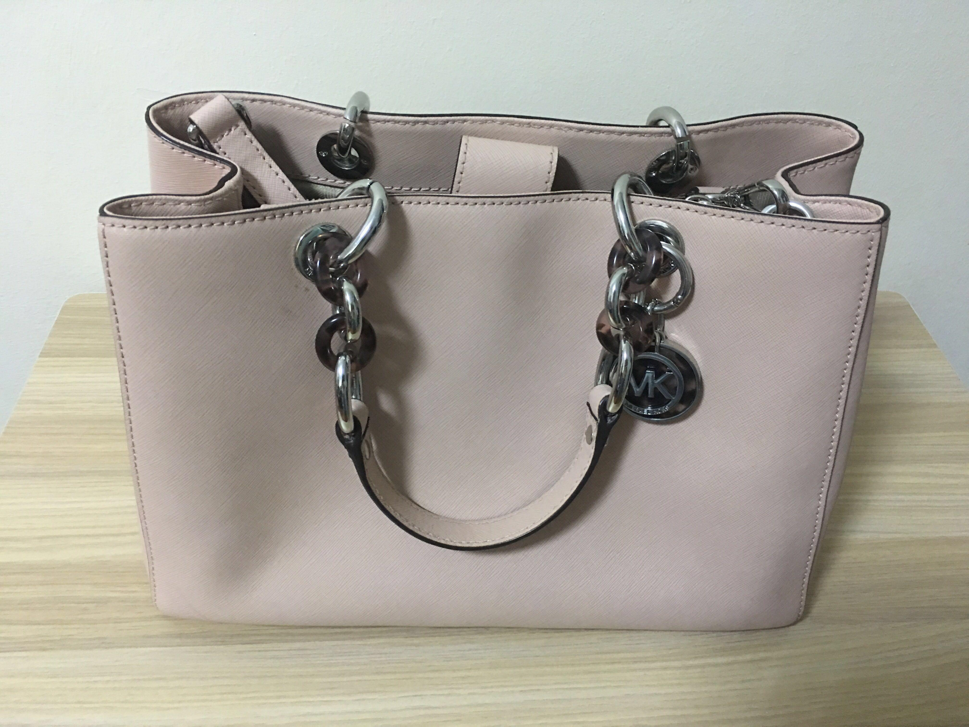 michael kors bag $200