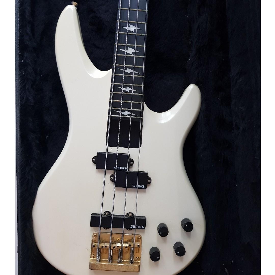 Samick Thunderbolt Bass Guitar, Hobbies & Toys, Music & Media, Musical ...