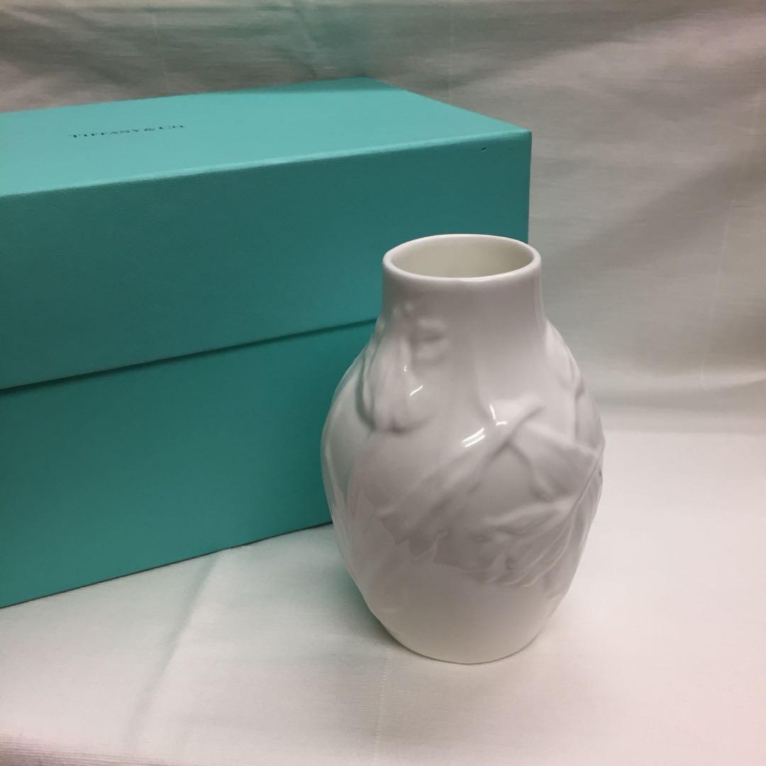Tiffany Co 白色骨瓷浮雕鬱金香花瓶tulips Vase Luxury