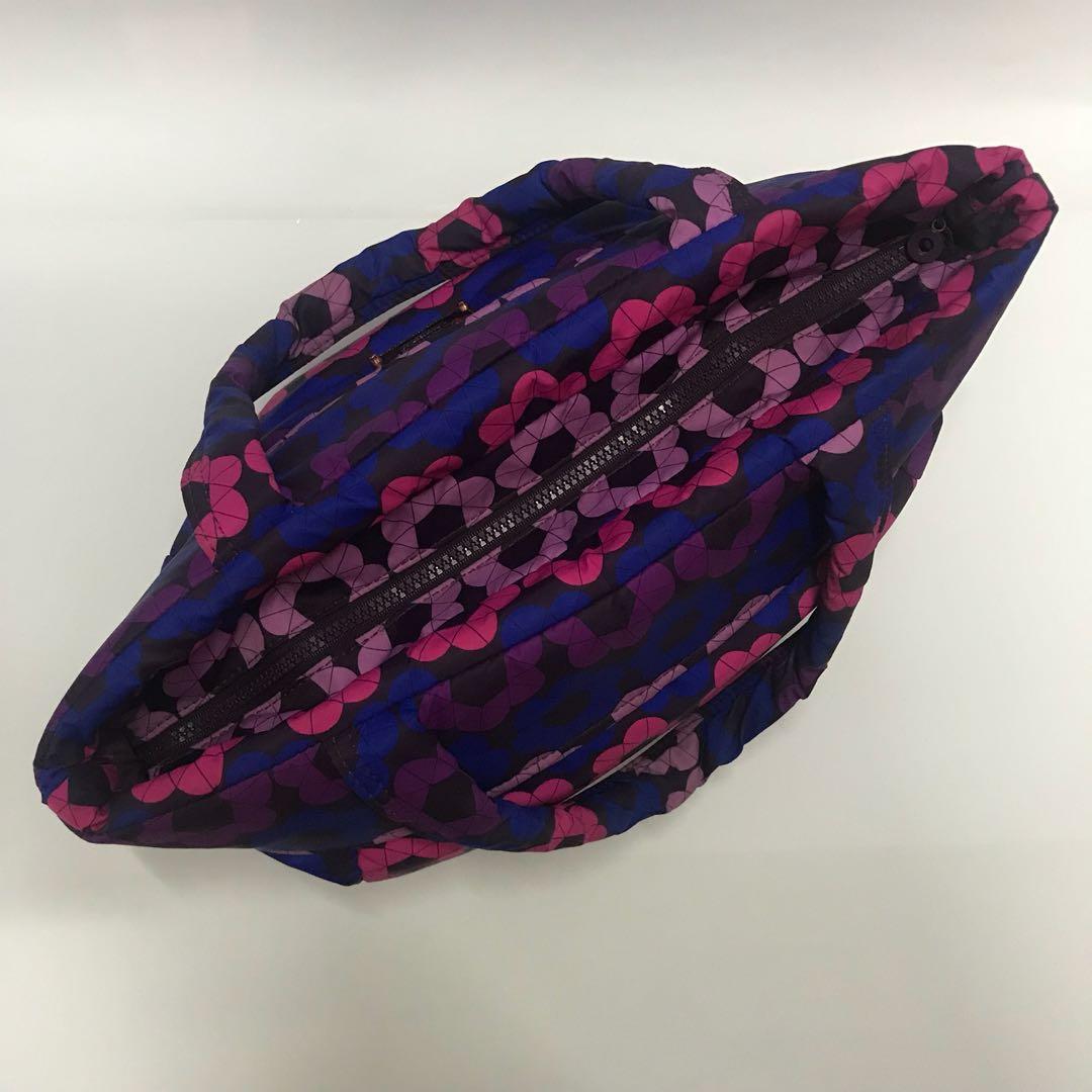 Vovarova handbag (Category: Tote Bags) located in Pasig City. Submitted by melaniesn (Listing ID 192631647, Image 3). Description: Vovarova handbag with printed flower design. Lightweight and roomy, this bag has a zipper closure, two open pockets on front interior, and a zippered pocket on the back interior. Payment methods: BPI/ BDO only. #lfsale.
