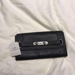 Coach 🇺🇸 tech wallet 💯, Luxury, Bags & Wallets on Carousell