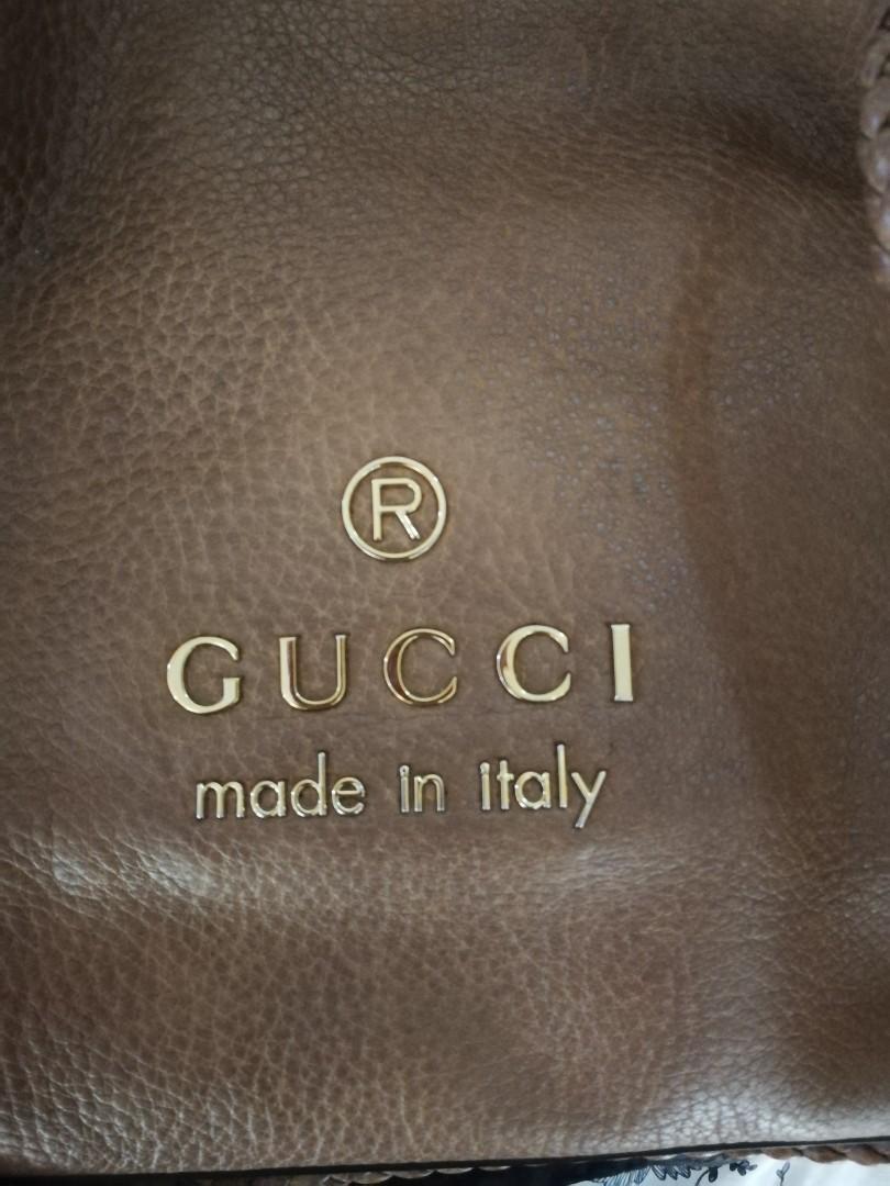 Authentic Gucci Leather Shoulder Tote Bag (Category: Luxury Bags & Wallets) located in Cebu City. Submitted by golden123 (Listing ID 196426699, Image 2). Description: Guaranteed Authentic Bought from Gucci store in SG Genuine Leather Excellent condition Comes with Gucci care card and Gucci dustbag with legitgrails certificate Text 09177747848.