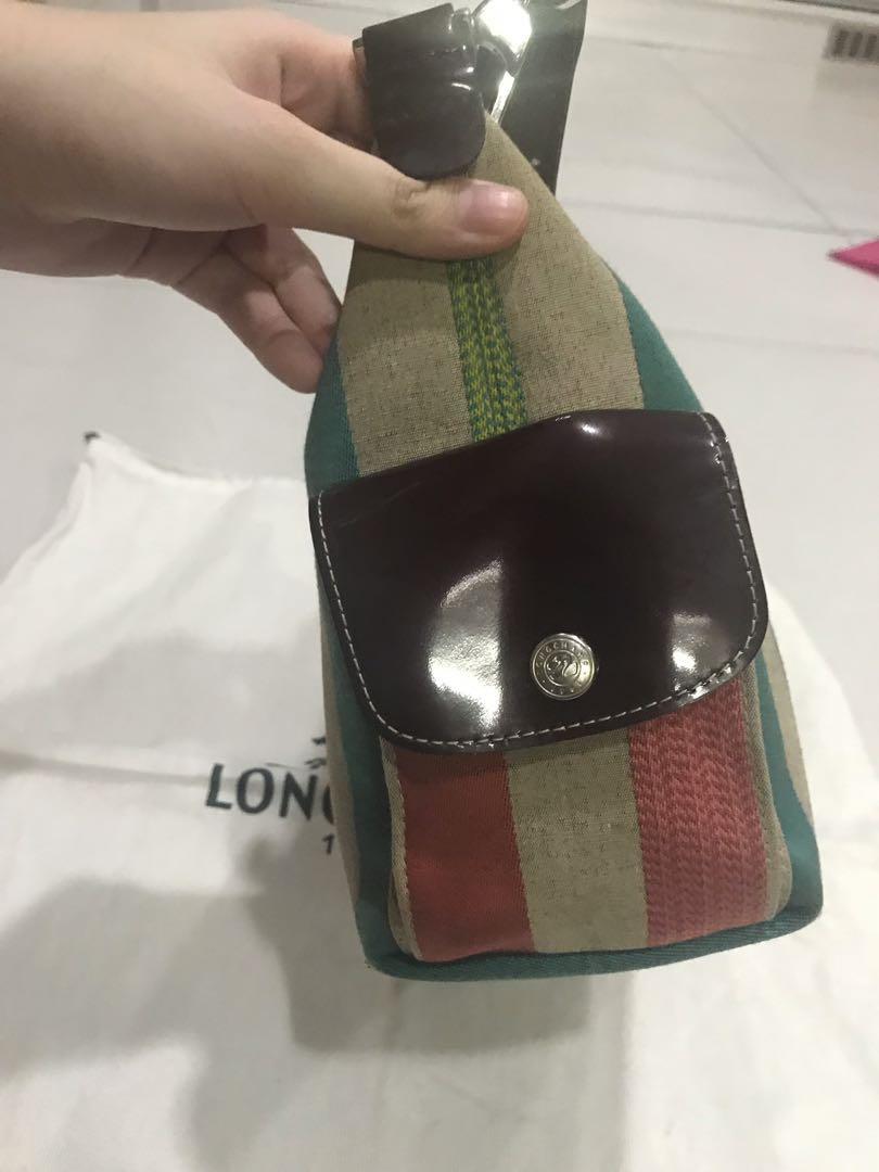 Authentic Preloved Longchamp multicolored Canvas Shoulder Bag (Category: Luxury Bags & Wallets) located in Manila. Submitted by chinchinshaven (Listing ID 196500894, Image 3). Description: Authentic Longchamp Multicolored Canvas Shoulder Bag Comes with Dust Bag Used 5-6x RFS: decluttering Price is negotiable.