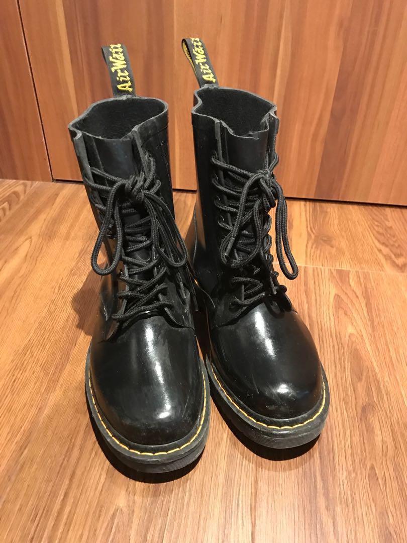 doc martens boots waterproof