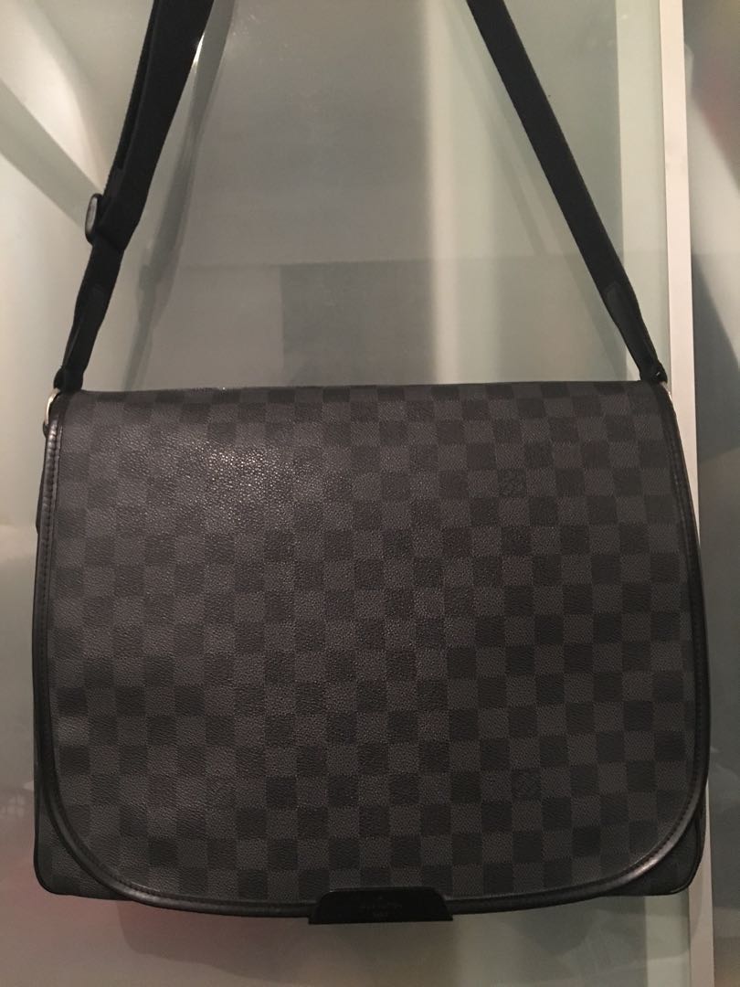 lv mens messenger bag