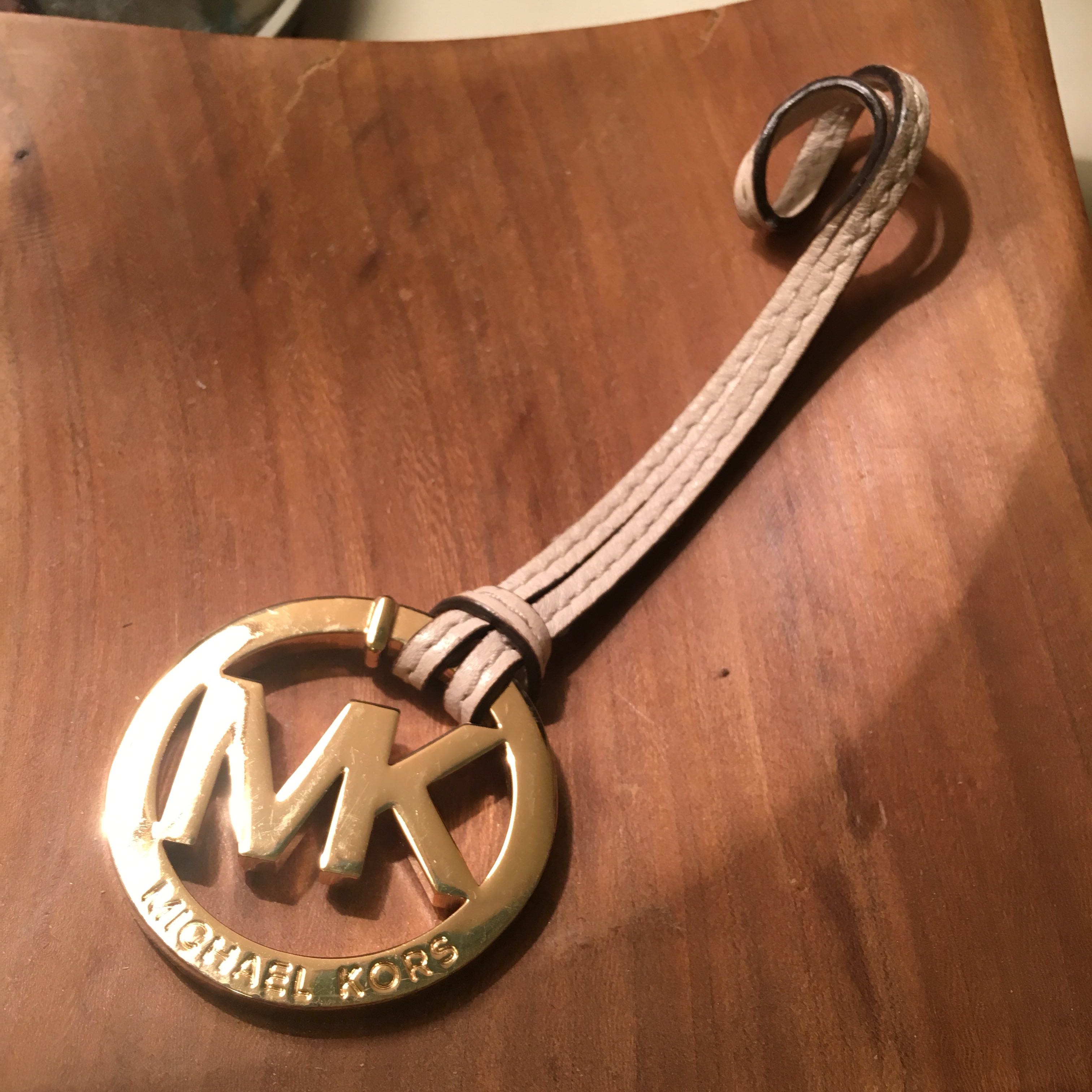 Michael Kors Key ring, 名牌, 飾物及配件 Carousell