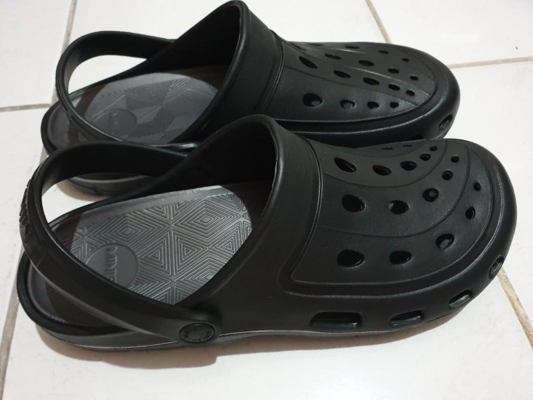 sandal crocs miniso