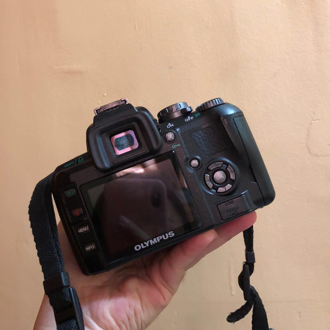 Olympus E-410 (Category: Cameras) located in Imus. Submitted by dancam (Listing ID 195562942, Image 3). Description: ❣️ specifications are in the photos ❣️ comes with charger, usb cable, free Case Logic camera bag and Targus tripod ❣️ 9/10 working condition, 8/10 physical condition (signs of usage: few scratches).