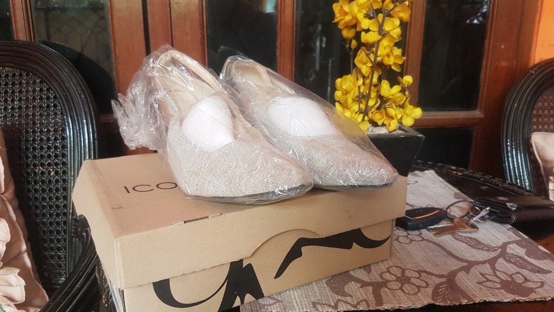 Sepatu Icon Ninety9 Women S Fashion Women S Shoes On Carousell