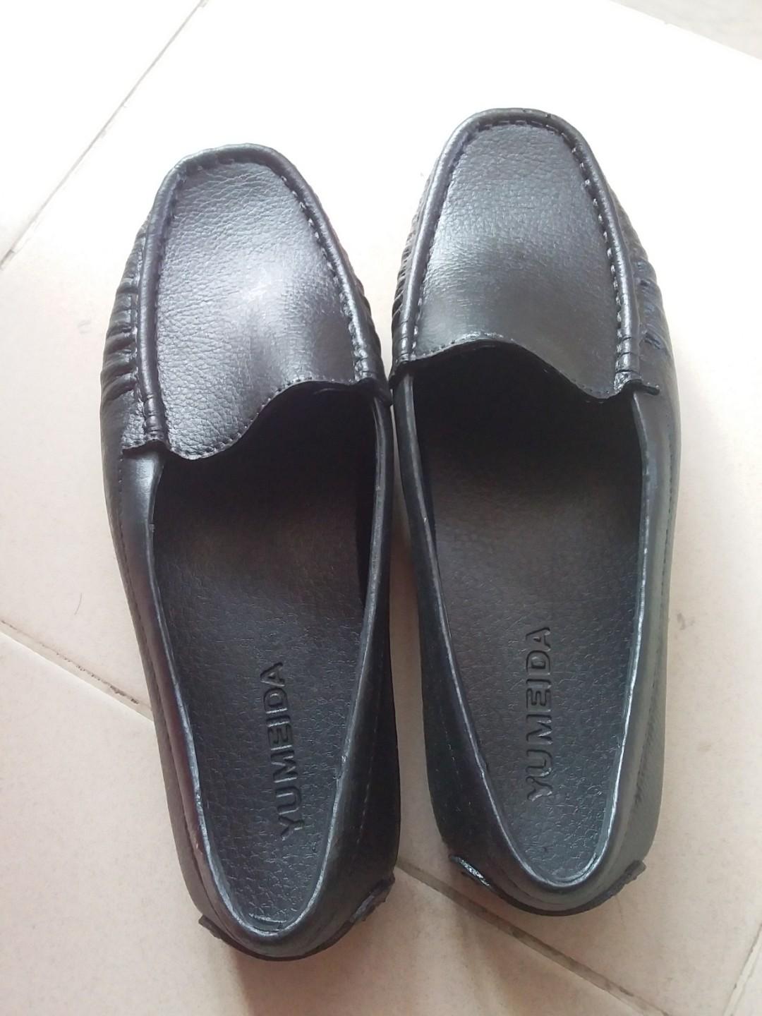 Sepatu Karet Hitam Polos Fesyen Wanita Sepatu Di Carousell