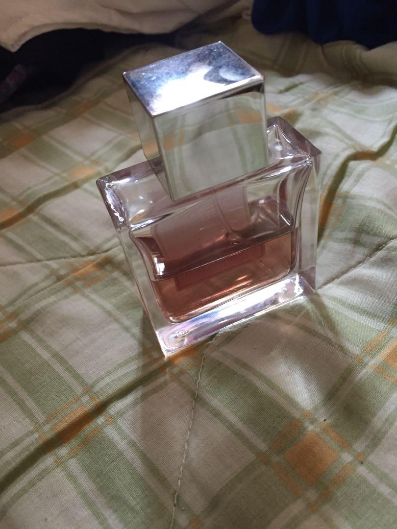 Vera Wang Rose Buds & Vanilla Perfume, Beauty & Personal Care, Fragrance & Deodorants on Carousell