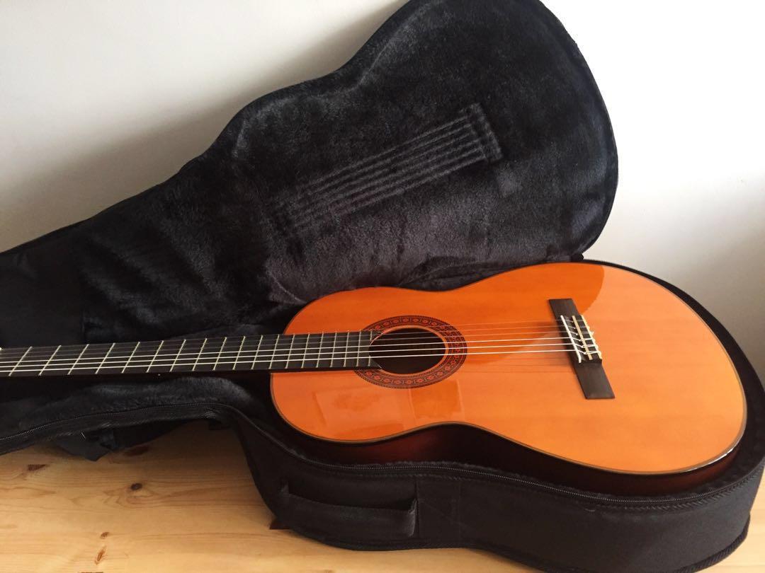 Yamaha C70 Classical Guitar with Case, Hobbies & Toys, Music & Media