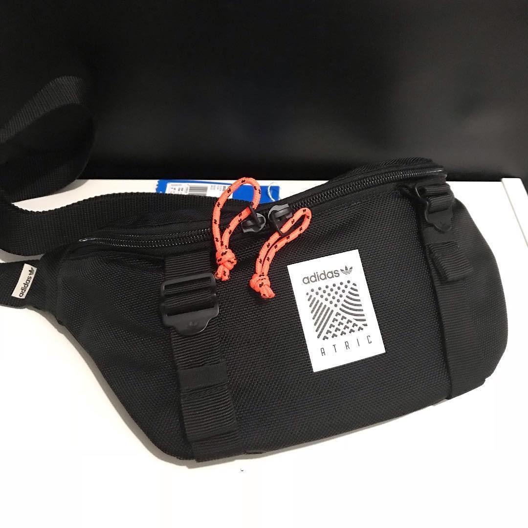 Adidas Atric Waist bag sz 35x14 muat banyak dan ringan Barang
