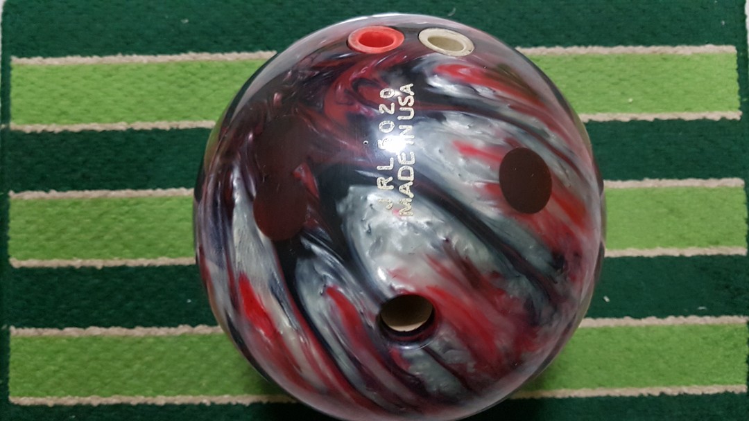 Brunswick Z Zone Bowling Ball (10/11 pounds), Sports Equipment, Sports & Games, Billiards