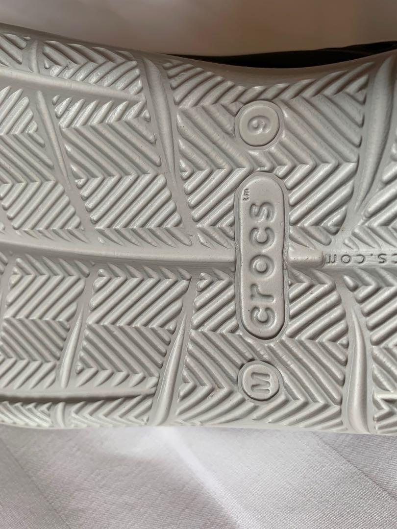 crocs water wave