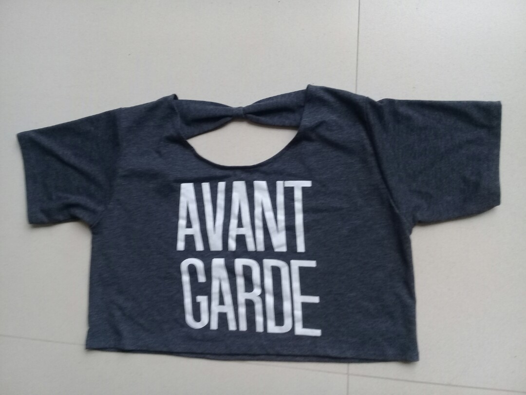 Crop Top, Women's Fashion, Tops, Sleeveless on Carousell