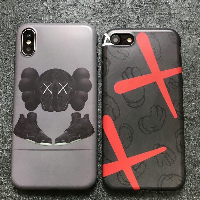 kaws iphone xs max case kaws iphone xs max case