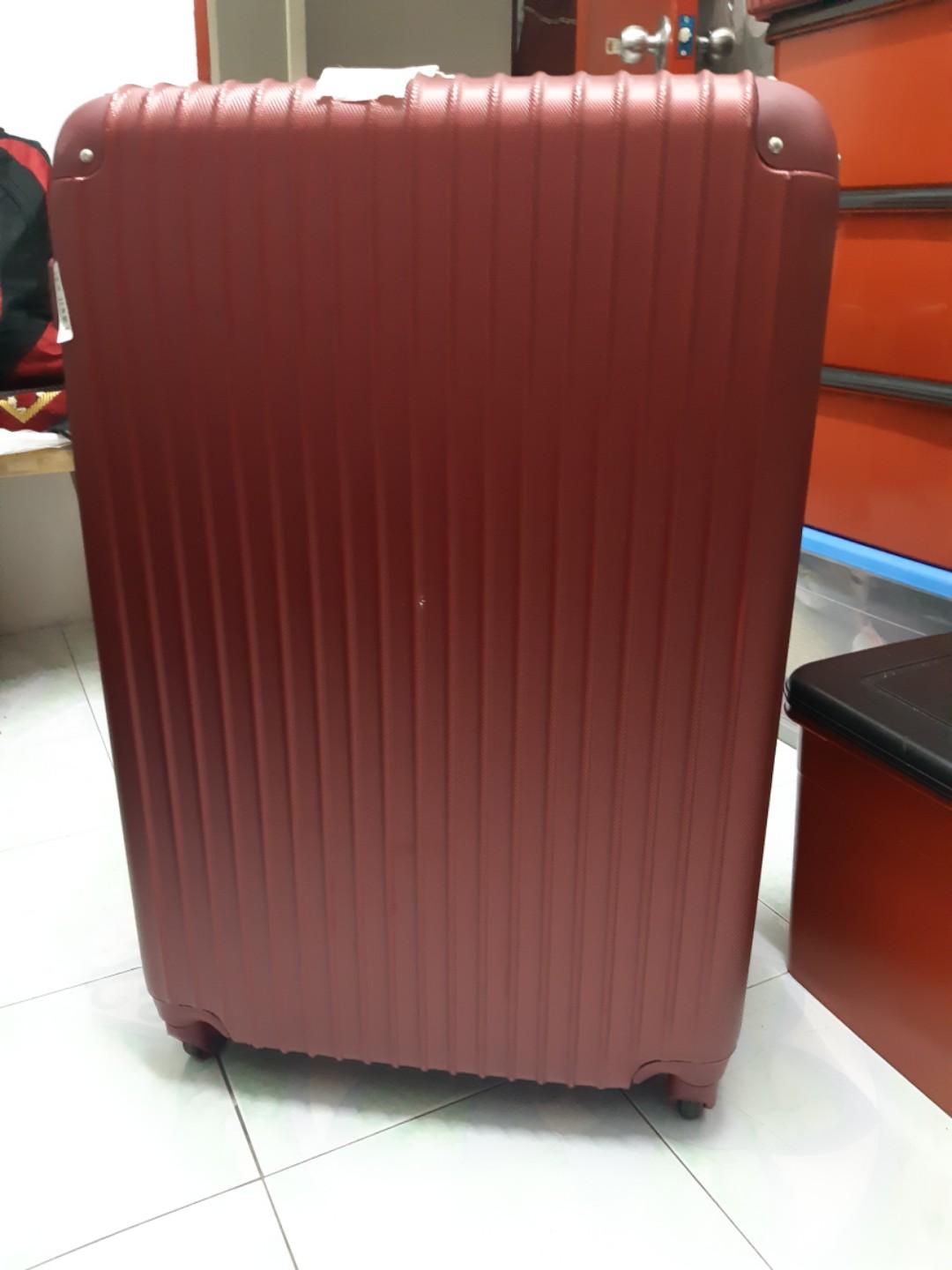 Luggage Rofina Swiss need urgent money